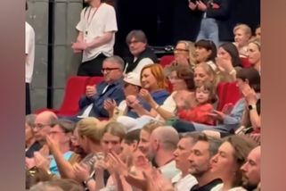 Glosa: A jedny ruce nezatleskaly. Ty Aleny Schillerové